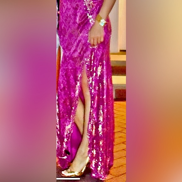 100% Customized & Completely Tailor-Made Dress Gown👗💃👠 (Small) in: Fuchsia🩷✨ - Picture 3 of 4